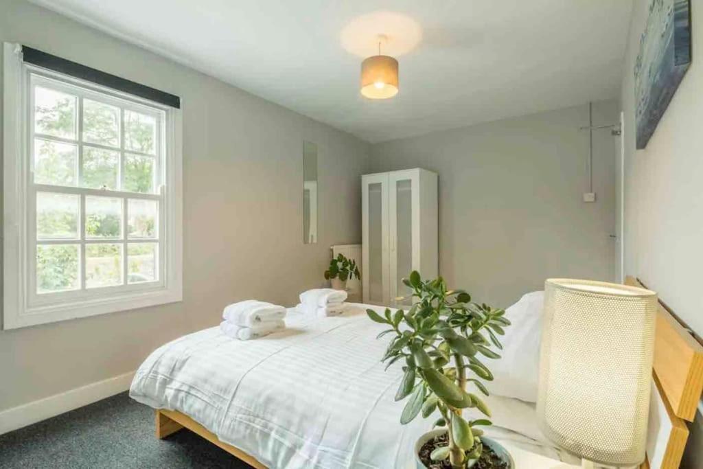 Cambridge 3 Bedroom Flat With Private Parking Exterior foto