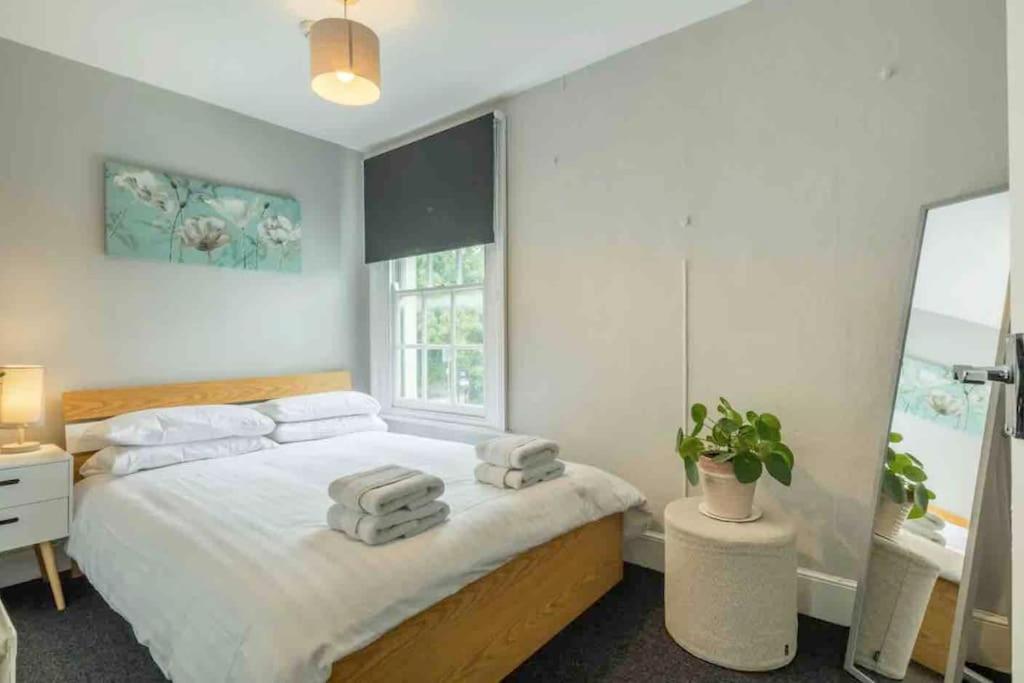 Cambridge 3 Bedroom Flat With Private Parking Exterior foto