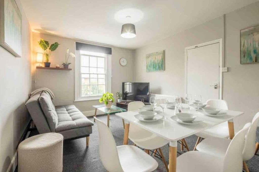 Cambridge 3 Bedroom Flat With Private Parking Exterior foto