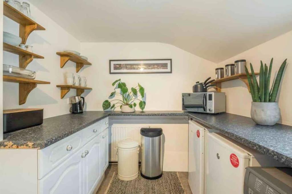 Cambridge 3 Bedroom Flat With Private Parking Exterior foto